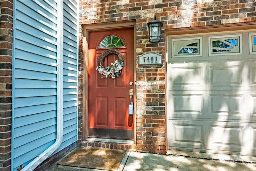 7407 Lafayette Sq, Aliquippa, PA 15001 - #2