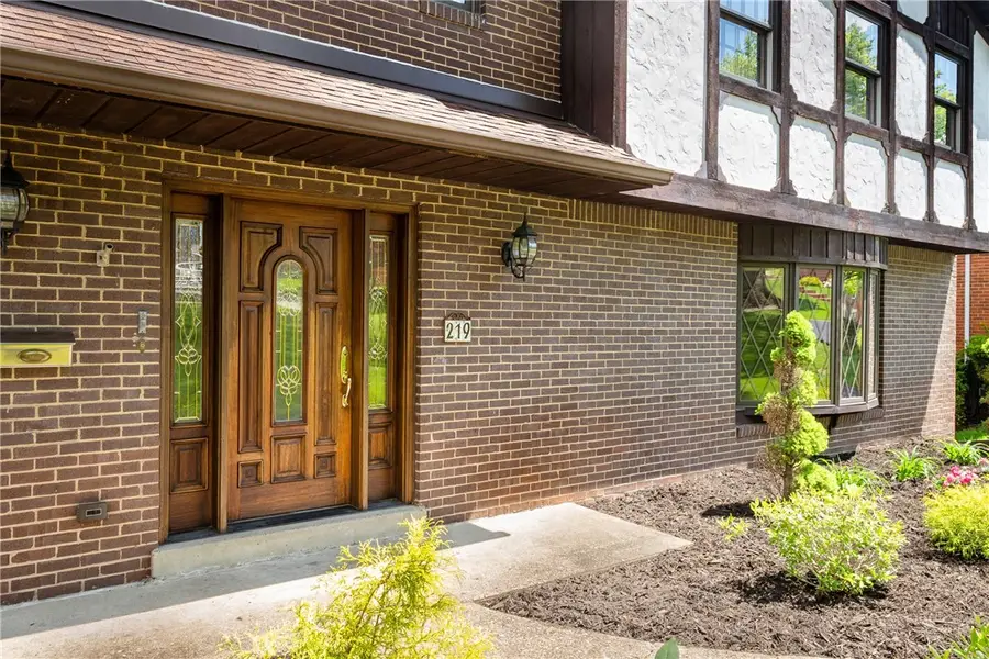 219 Main Entrance Dr, Pittsburgh, PA 15228 - #2
