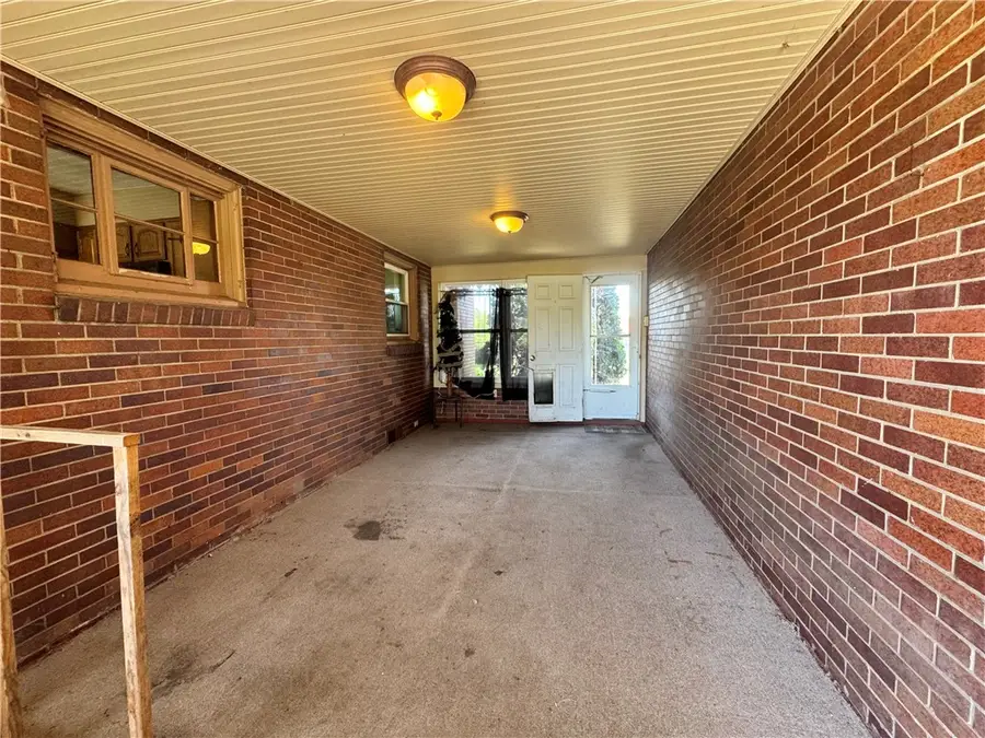 393 Tulip Dr, New Brighton, PA 15066 - #3
