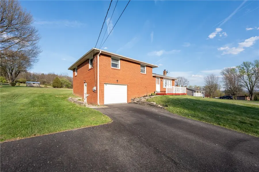 76 Lightcap Rd, Latrobe, PA 15650 - #2