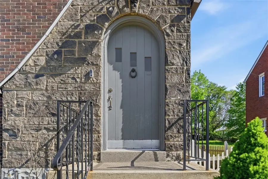 212 Morewood Rd, Glenshaw, PA 15116 - #2