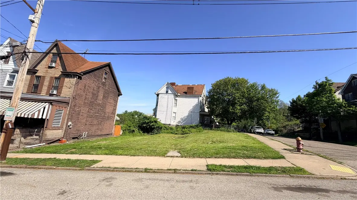 323 E Elizabeth St, Pittsburgh, PA 15207 - #1