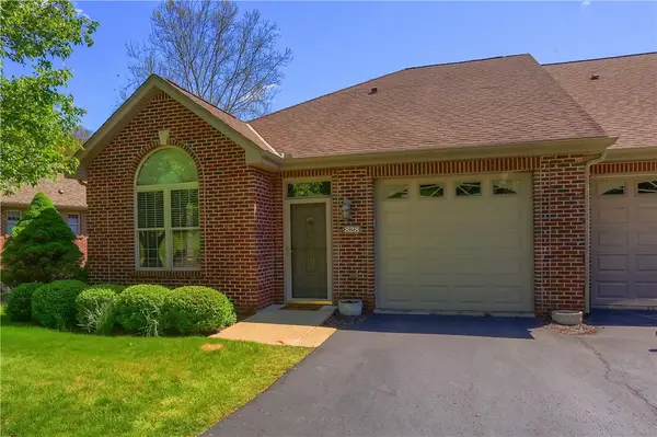828 Village Dr, Pittsburgh, PA 15237
