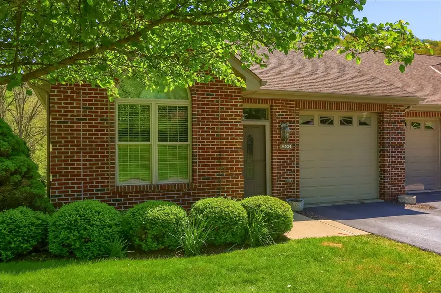 828 Village Dr, Pittsburgh, PA 15237 - #3