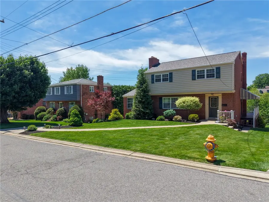 226 Coleen Dr, Pittsburgh, PA 15236 - #3