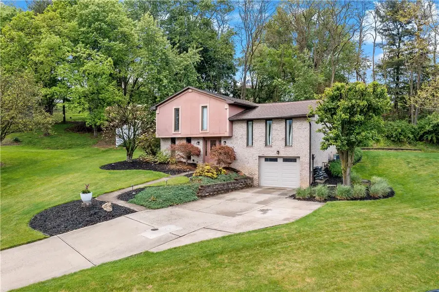 31 Farmcrest Dr, Cecil, PA 15321 - #2