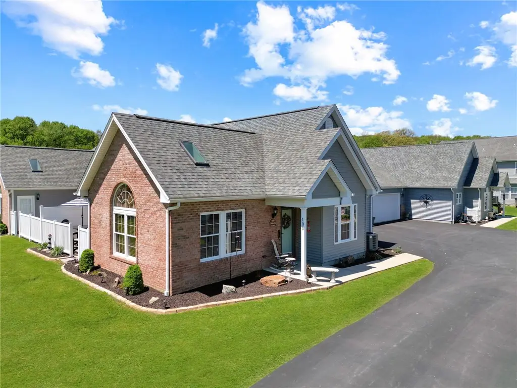 105 White Fox Ct, Ellwood City, PA 16117 - #1