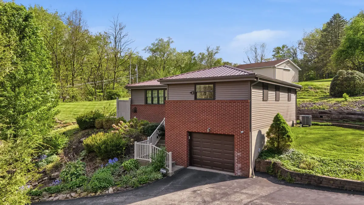 415 Overbrook Road, Valencia, PA 16059 - #1