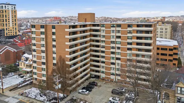 220 N Dithridge Street Street #404, Pittsburgh, PA 15213