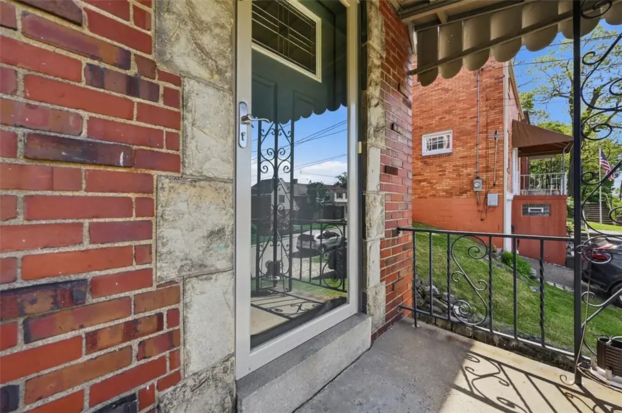 3215 Shadyway Dr, Pittsburgh, PA 15227 - #3