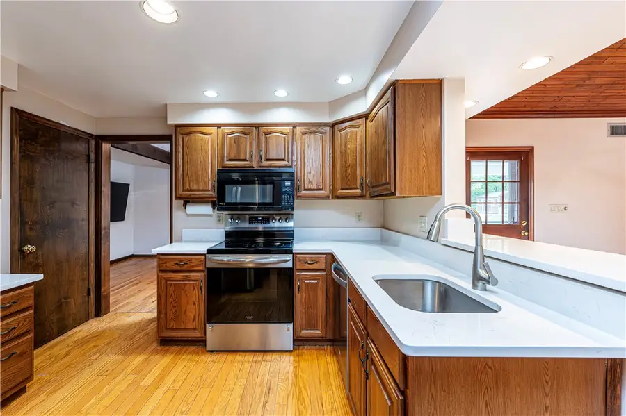 532 Mcelheny Rd, Glenshaw, PA 15116 - #3