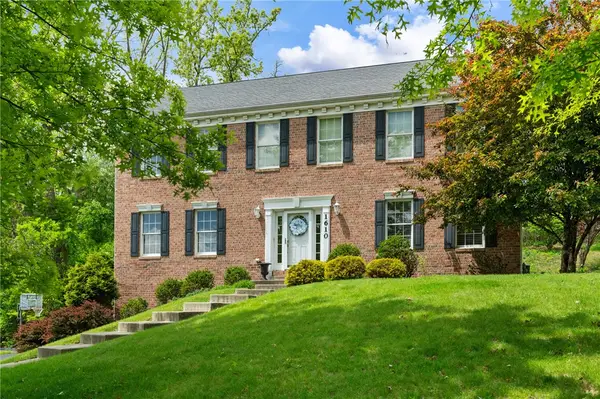 1610 Heritage Dr, Pittsburgh, PA 15237
