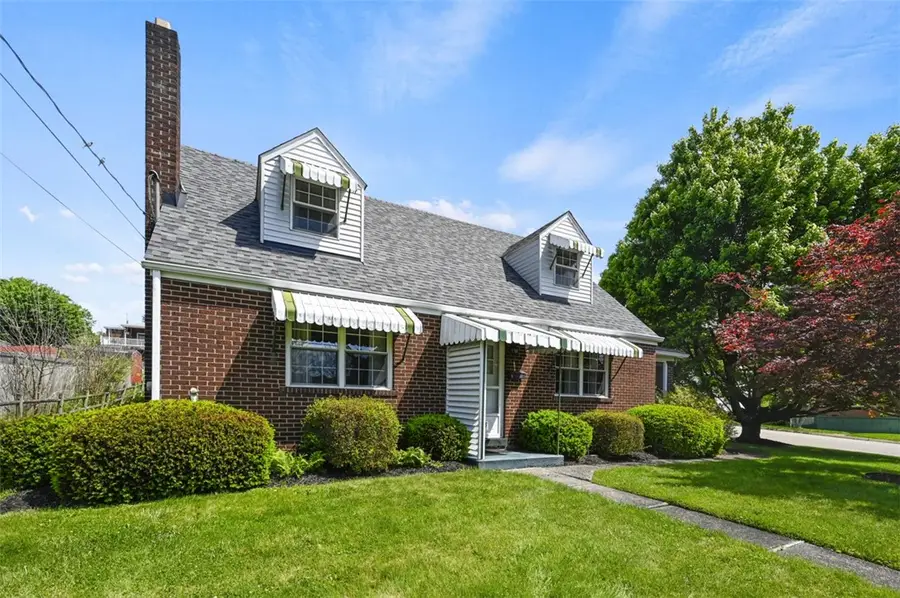 415 Elwyn Avenue, Springdale, PA 15144 - #2