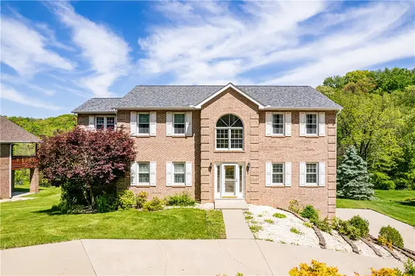 810 Stonebridge Dr, Greensburg, PA 15601
