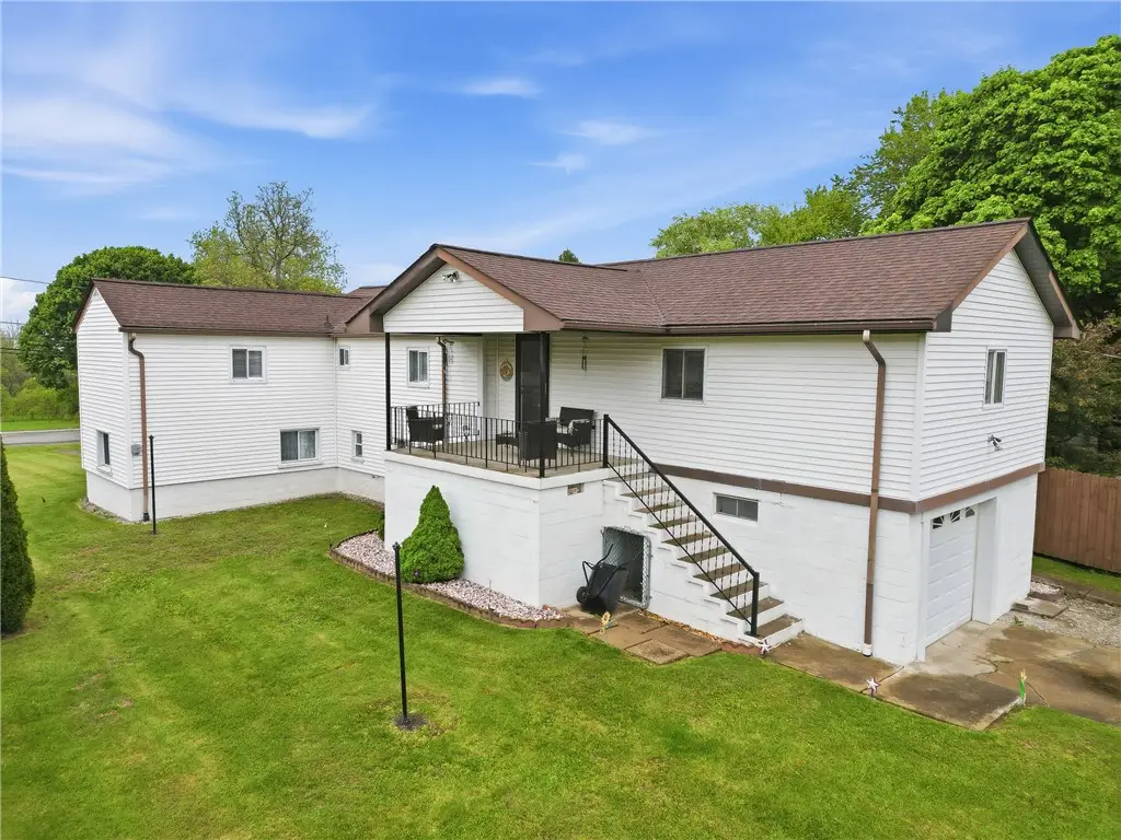 109 Gross Drive, Aliquippa, PA 15001 - #1