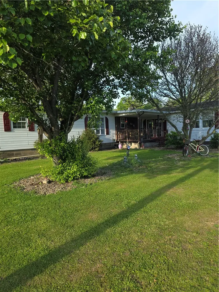 409 Oak St, Hopwood, PA 15445 - #1