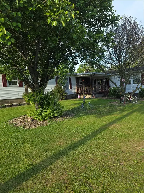 409 Oak St, Hopwood, PA 15445