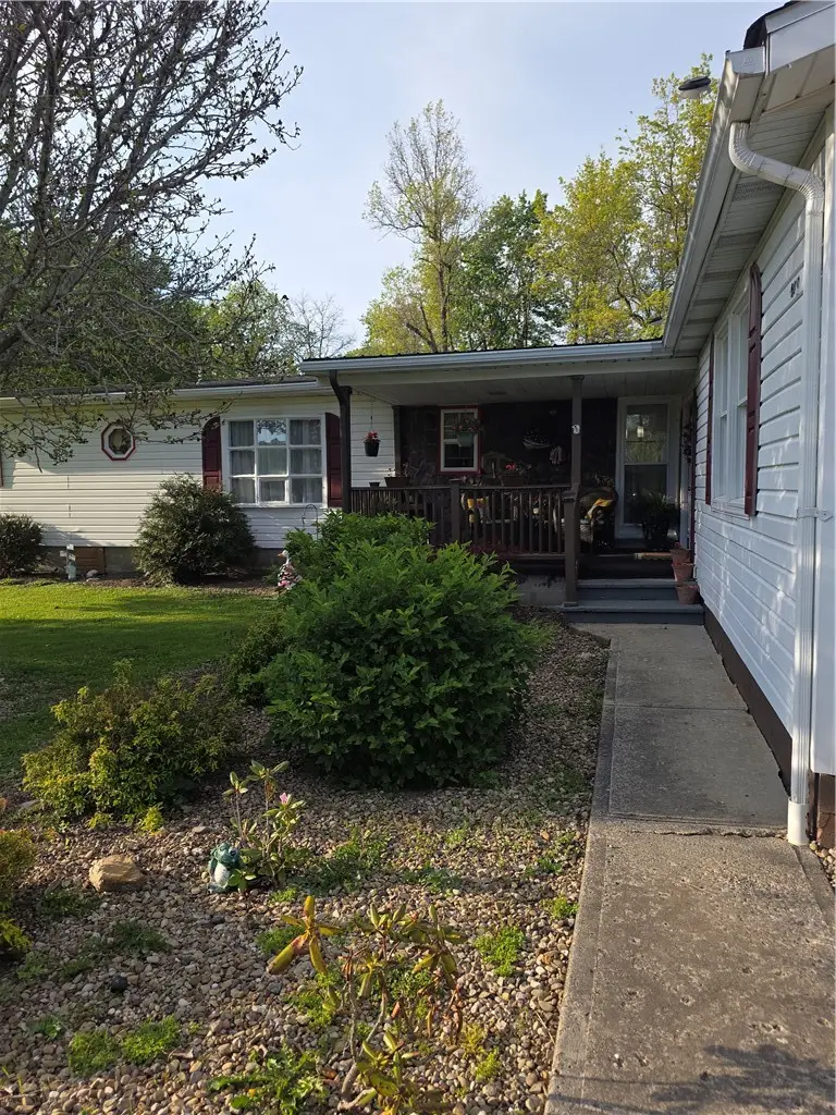 409 Oak St, Hopwood, PA 15445 - #2