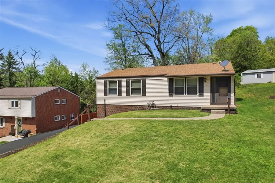 909 Mount Hood Dr, Pittsburgh, PA 15239 - #2