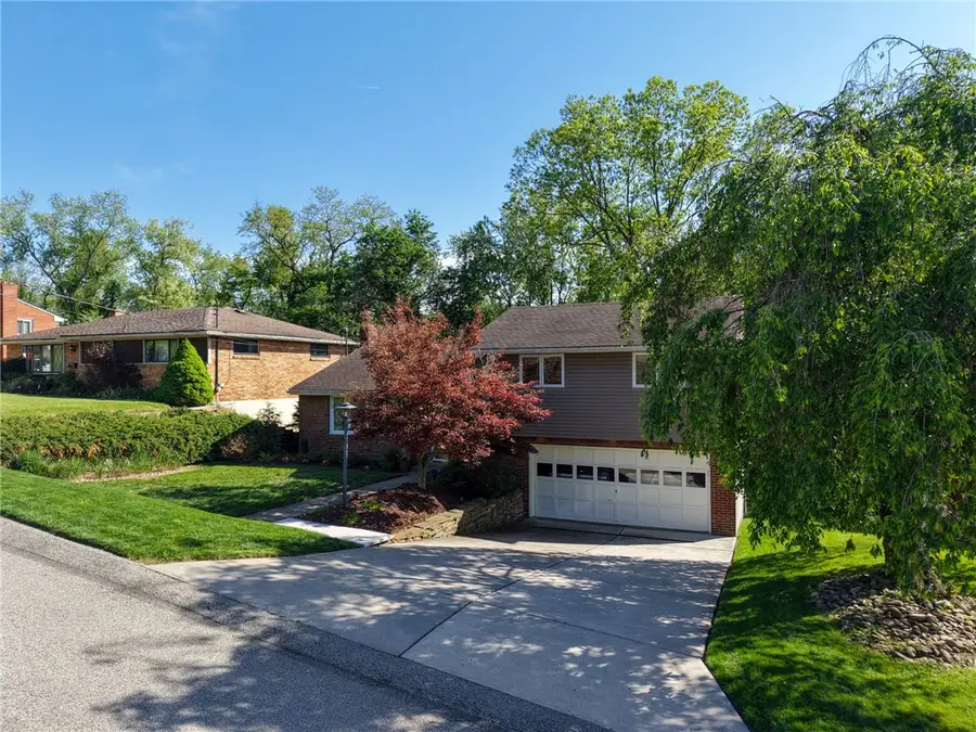 416 Saratoga Dr, Pittsburgh, PA 15236 - #2