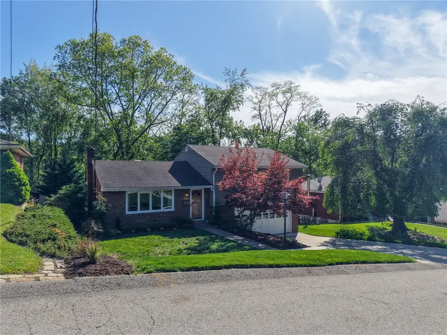 416 Saratoga Dr, Pittsburgh, PA 15236 - #3