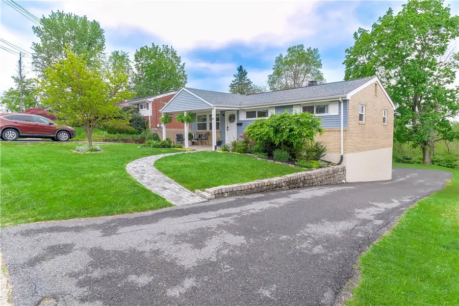 82 Claireview Dr, Carnegie, PA 15106 - #2