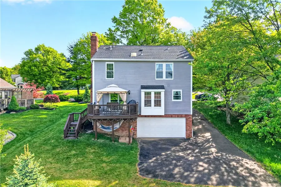 817 Lexington Dr, Aliquippa, PA 15001 - #3