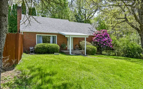 95 Twin Oak Drive, Pine, PA 15090