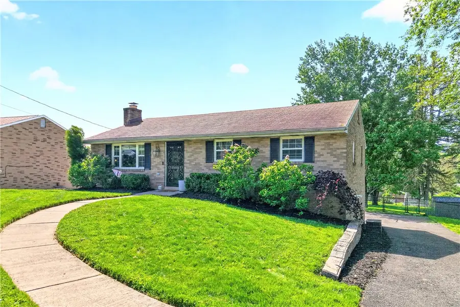4 Meadowcrest Dr, Cecil, PA 15321 - #2