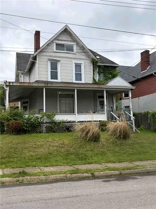 1060 Vance Ave, Coraopolis, PA 15108