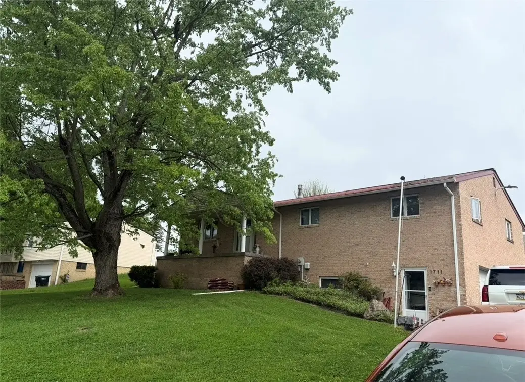 1711 Ridgewood Dr, Washington, PA 15301 - #1