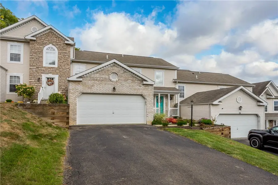 220 Brae Glen Dr, Canonsburg, PA 15317 - #2