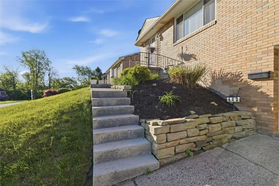 442 Audrey Dr, Pittsburgh, PA 15236 - #3