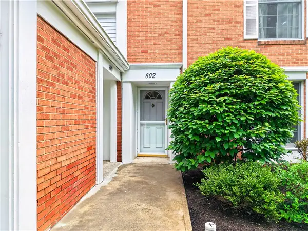 1818 Foxcroft Ln #802, Allison Park, PA 15101