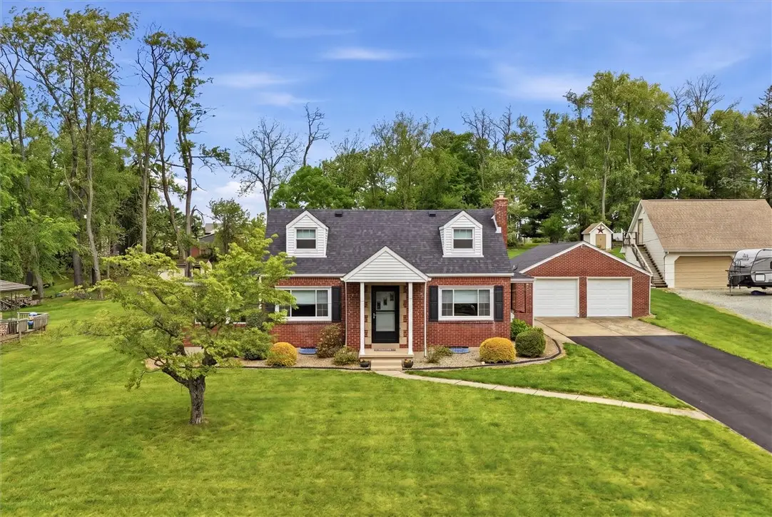 832 Rebecca St, Irwin, PA 15642 - #1