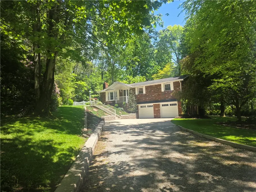 117 Mcginnis Ln, New Stanton, PA 15672 - #2