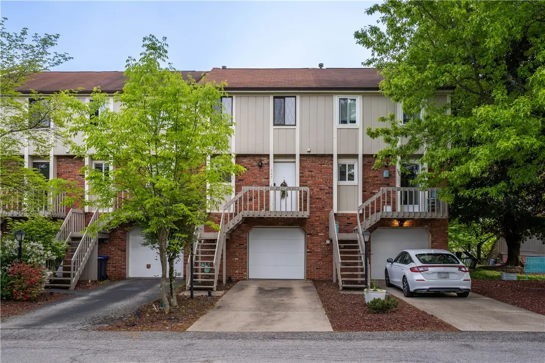 647 Sunset Circle, Cranberry, PA 16066 - #1