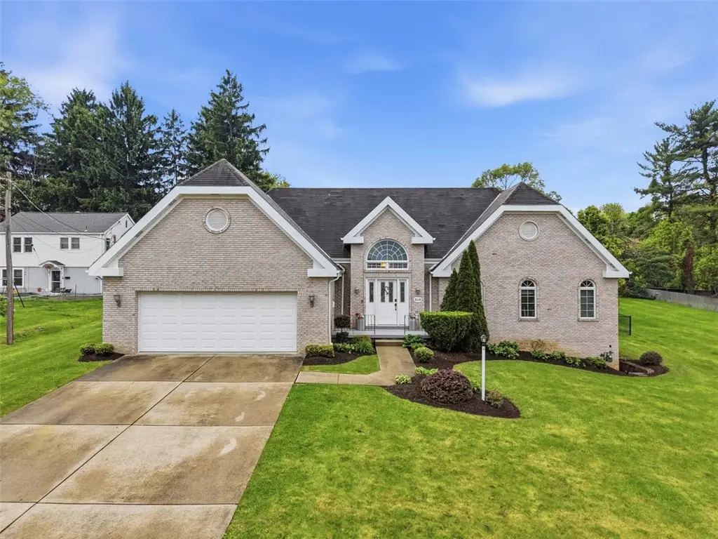 315 Lesnett Rd, Pittsburgh, PA 15241 - #1