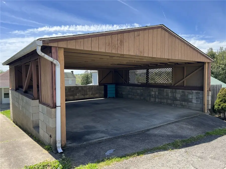 131 E Askren St, Uniontown, PA 15401 - #2