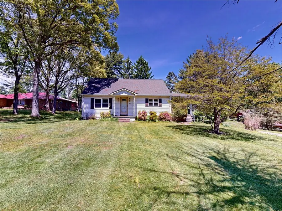 140 Evergreen Dr, Aliquippa, PA 15001 - #3