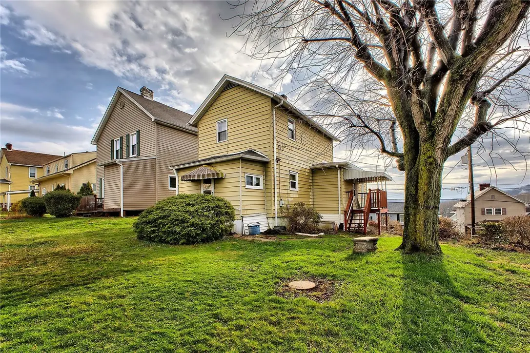 229 S 5th St, Youngwood, PA 15697 - #1