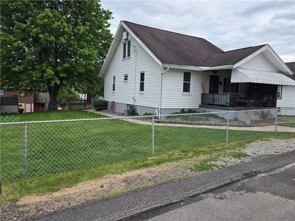 112 Fairview St, Elrama, PA 15038