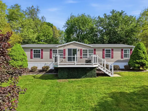 120 Orange Alley, Mars, PA 16046