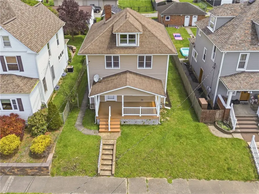 1221 Vine St, Connellsville, PA 15425 - #3