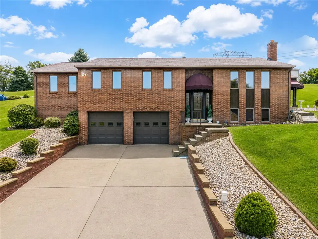 113 Skyview Dr, Jeannette, PA 15644 - #1