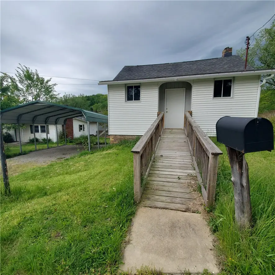 203 Rock Ave, Beaver Falls, PA 15010 - #2