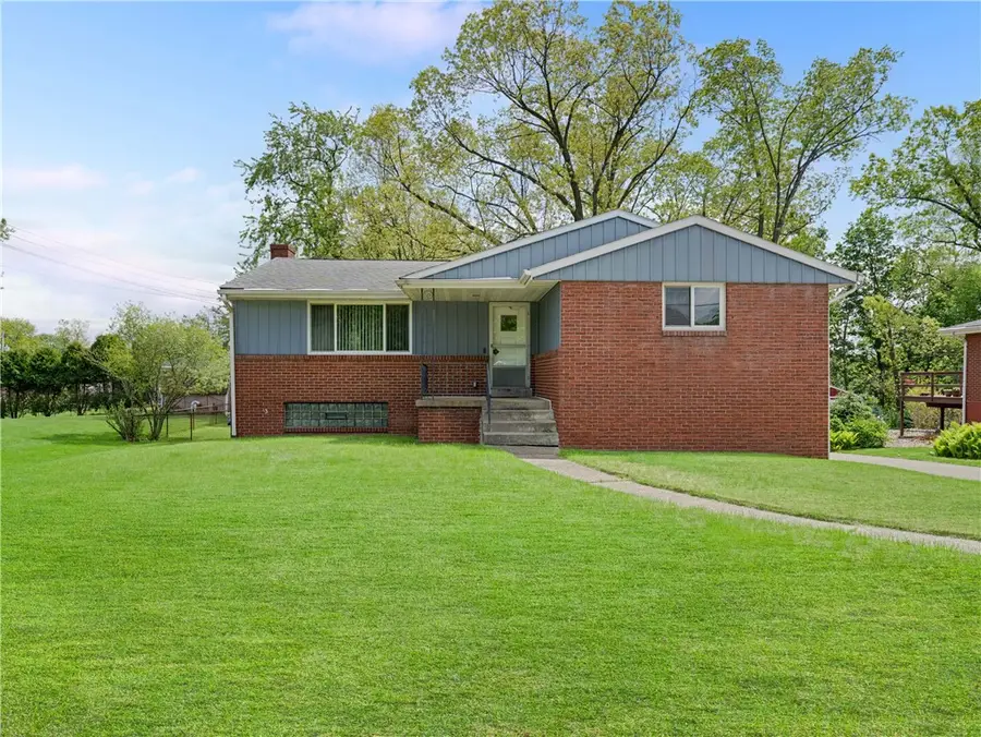442 Englewood Dr, Pittsburgh, PA 15237 - #2