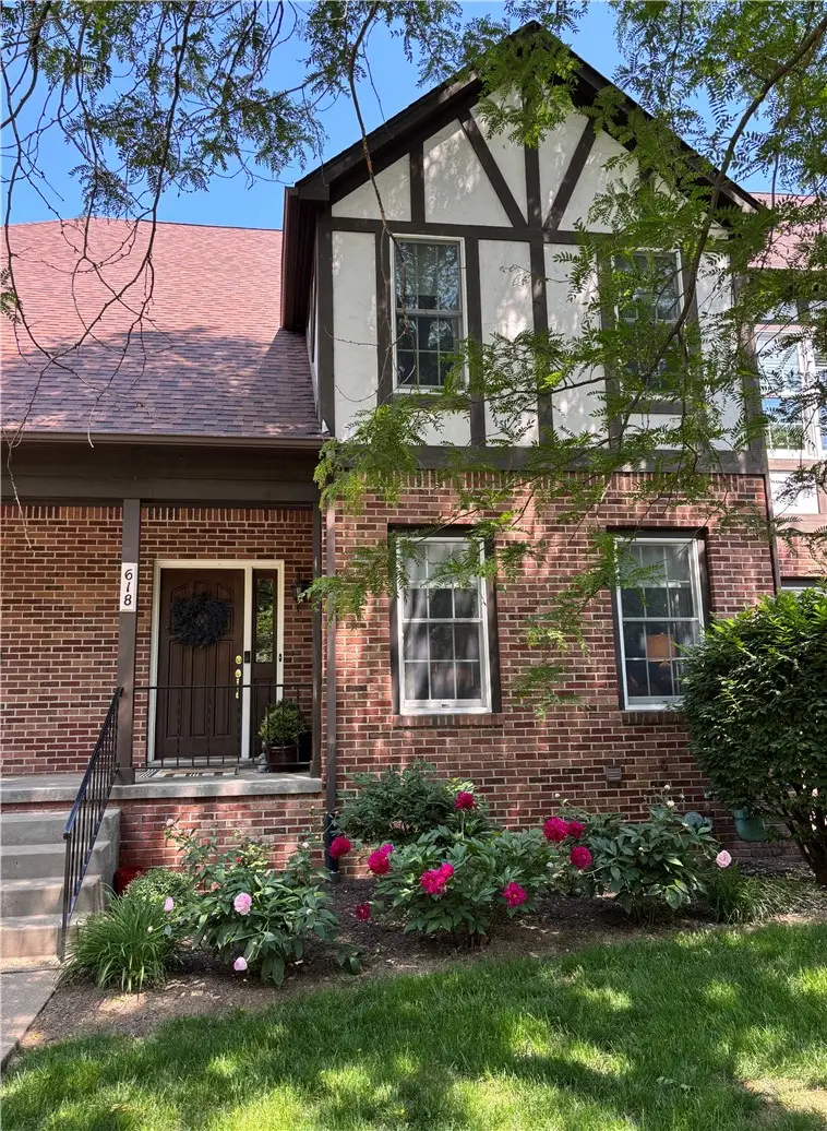 618 Kingsberry Circle, Pittsburgh, PA 15234 - #1