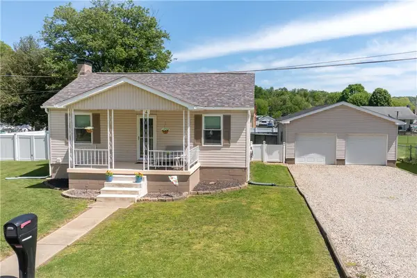 4 Oak St, Clarksville, PA 15322