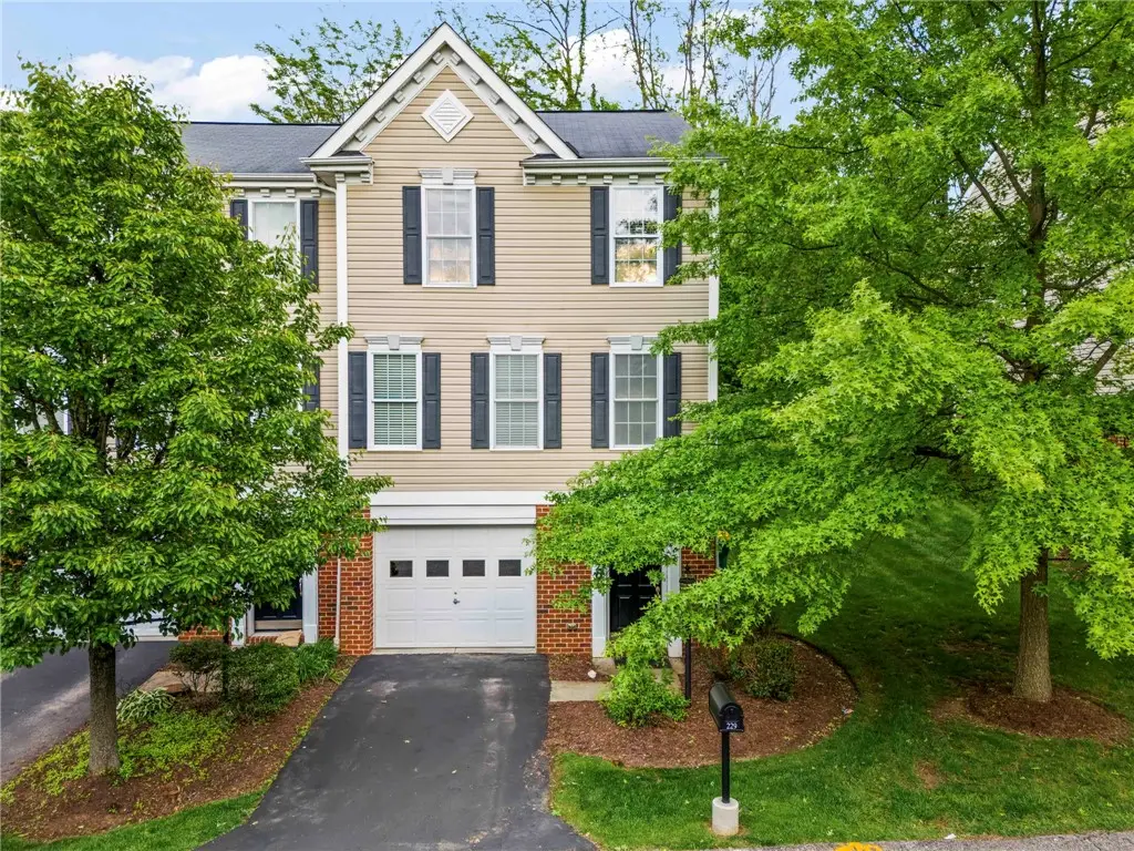 229 Persimmon Ln, Canonsburg, PA 15317 - #1